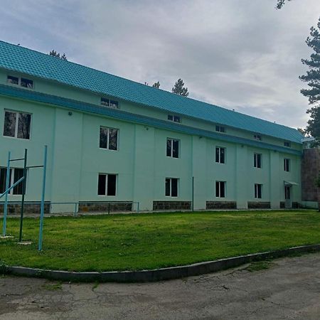 N&R Rest House ツァグカゾール エクステリア 写真